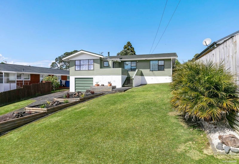 5 Windermere Crescent, Blockhouse Bay, Auckland - Carousel 1