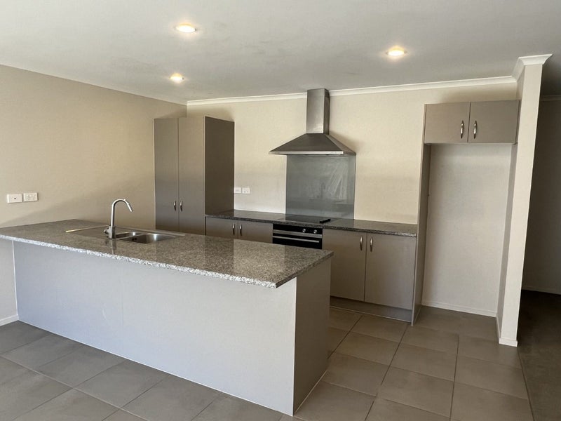 24 Akeake Lane, Manurewa, Auckland - Carousel 2