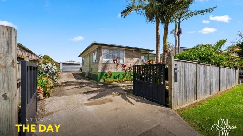 33 Hyperion Drive, Randwick Park, Auckland - Carousel 1