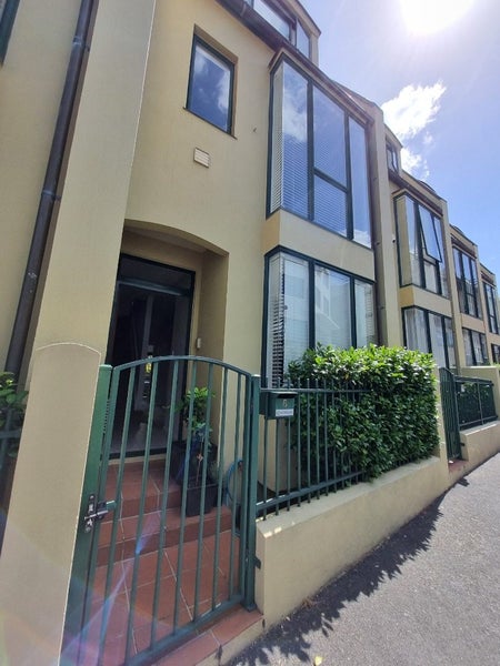 6 Eglon Street, Parnell, Auckland - Carousel 1