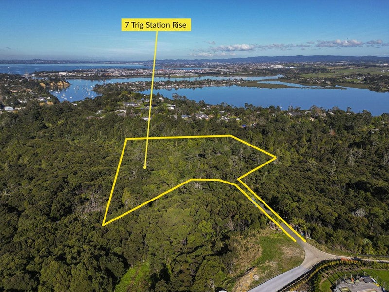 7 Trig Station Rise, Paremoremo, Auckland - Carousel 1