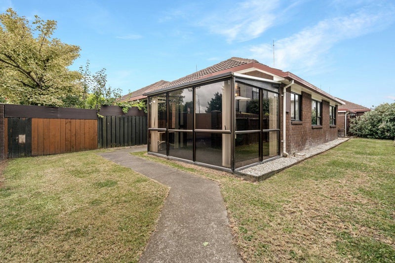 2/218 Lincoln Road, Addington, Christchurch - Carousel 1