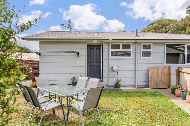 12B Crystal Grove, Birchville, Upper Hutt - Carousel 2