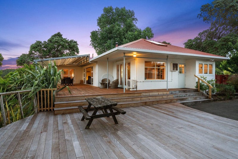 77 Minnehaha Avenue, Titirangi, Auckland - Carousel 2