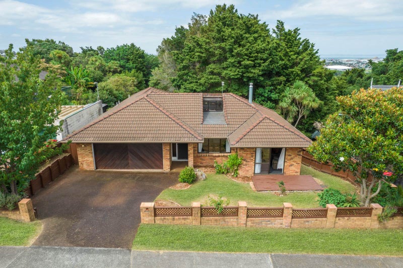 33 Goodwood Drive, Goodwood Heights, Auckland - Carousel 1
