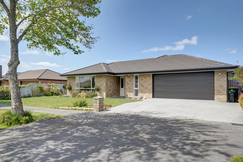 8 Te Pihopa Way, Aidanfield, Christchurch - Carousel 1