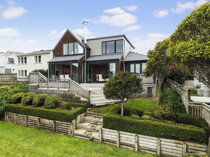 52 Waru Street, Khandallah, Wellington - Carousel 1