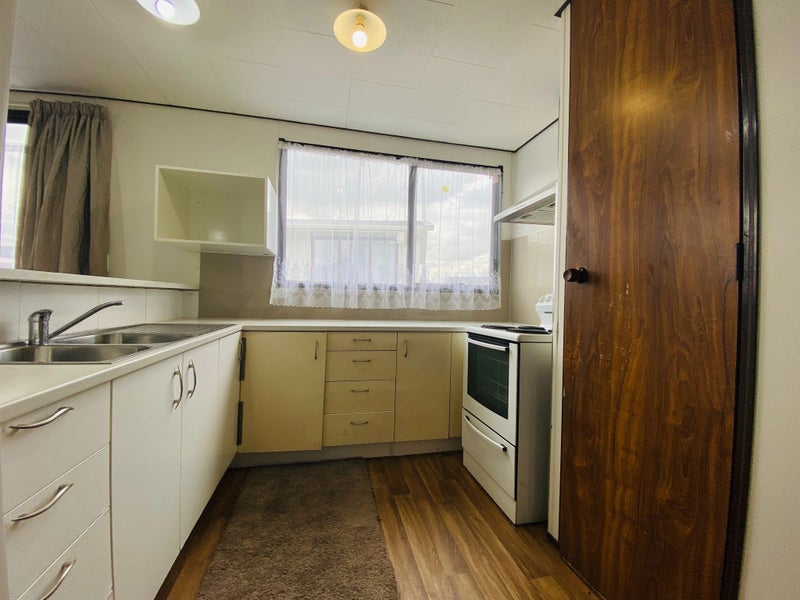 1/11 Nearco Street, Randwick Park, Auckland - Carousel 2