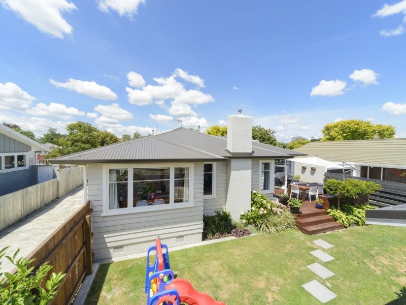 22 Akaroa Avenue, Awapuni, Palmerston North - Carousel 1
