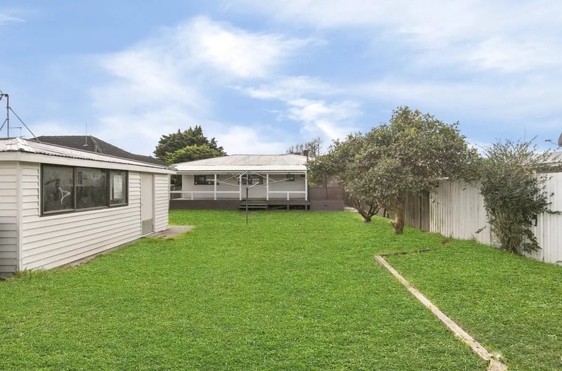 20 Antrim Crescent, Otara, Auckland - Carousel 8