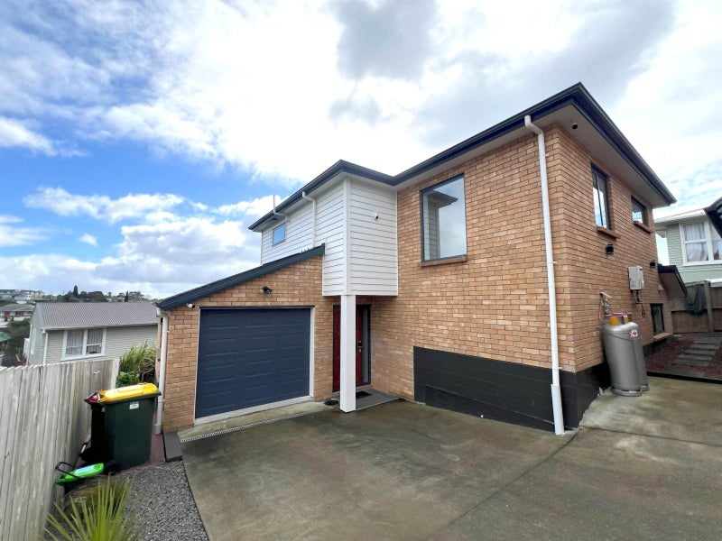 46 Maioro Street, New Windsor, Auckland - Carousel 1