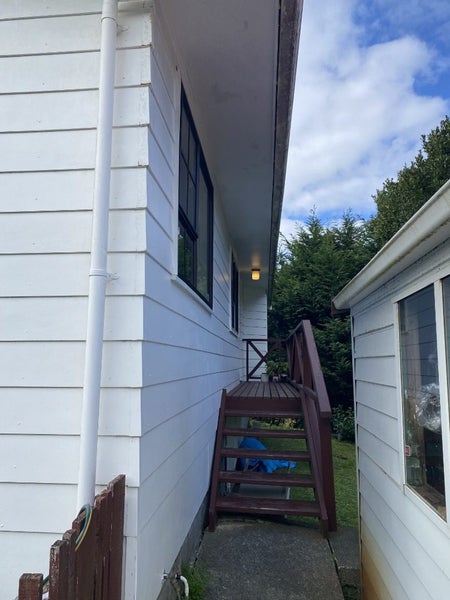 10 Westra View, Tawa, Wellington - Carousel 2