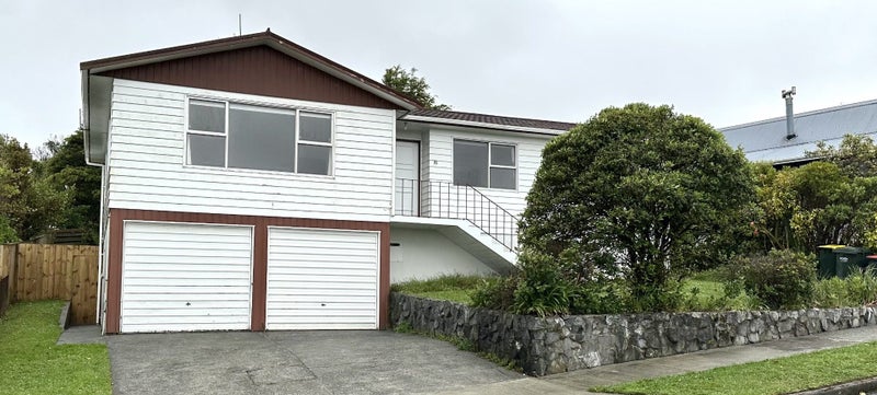 18 Oakleigh Street, Maungaraki, Lower Hutt - Carousel 1