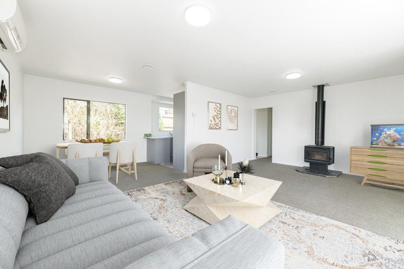 1/12 Netherlands Avenue, Kelston, Auckland - Carousel 2