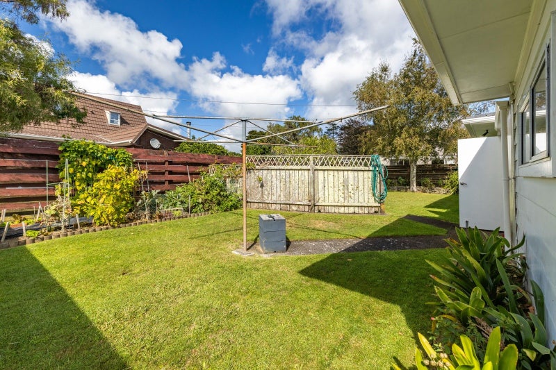 4 Poplar Grove, Whalers Gate, New Plymouth - Carousel 17
