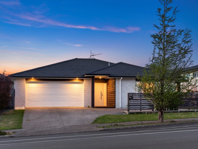 327 Lakes Boulevard, Pyes Pa, Tauranga - Carousel 2