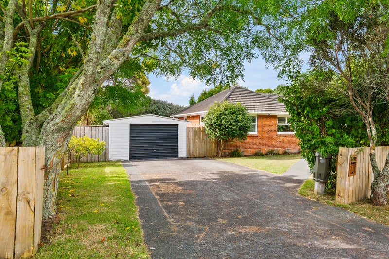 2 Cajero Place, Green Bay, Auckland - Carousel 1