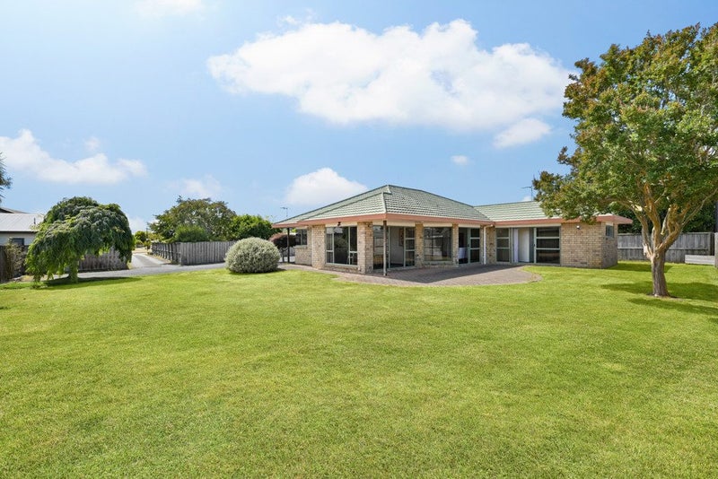 25 Spinnaker Drive, Flagstaff, Hamilton - Carousel 1