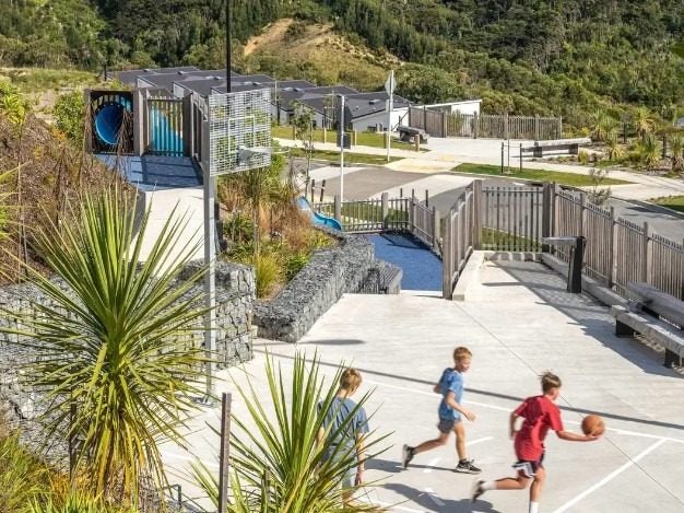 37 Turtleback Avenue, Whitby, Porirua - Carousel 21