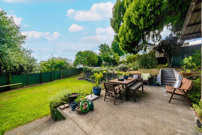 4 Mccall Place, Opaheke, Papakura - Carousel 2