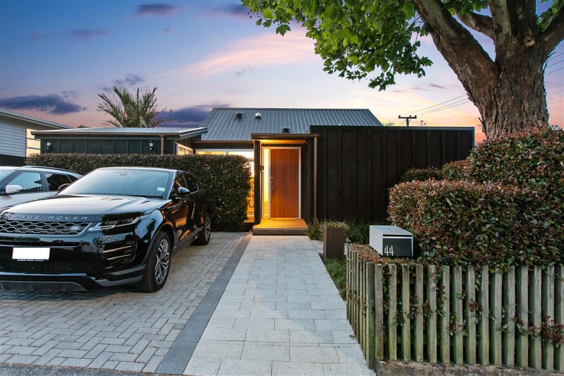 44 Livingstone Street, Westmere, Auckland - Carousel 1