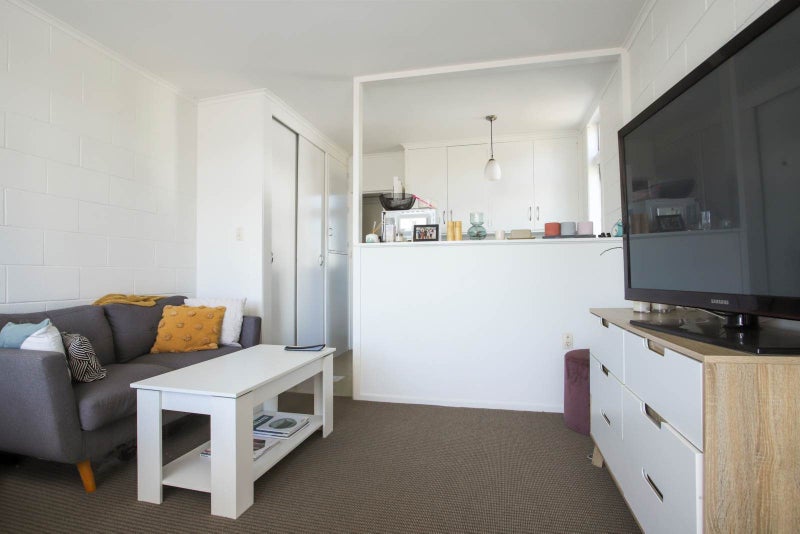 4/36 Strong Street, Saint Johns, Auckland - Carousel 2