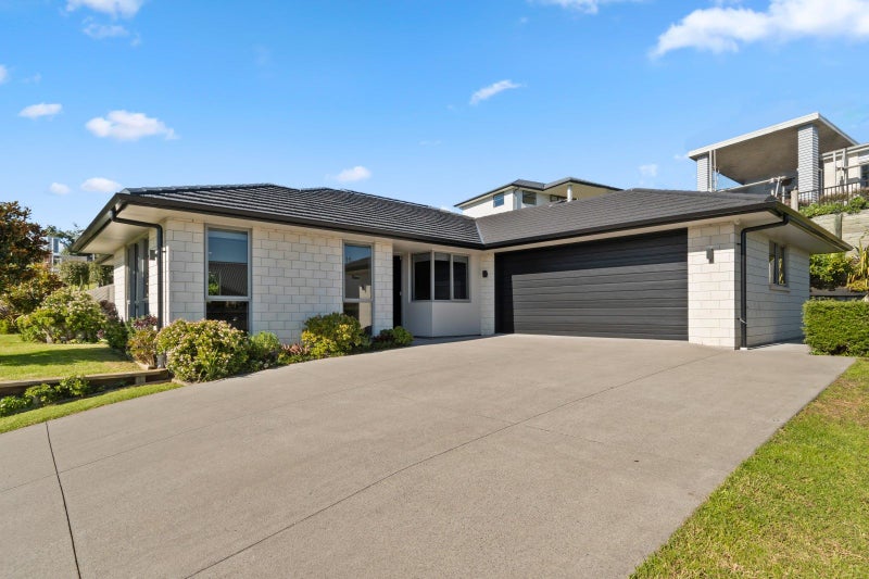 52 Mortlake Heights, Pyes Pa, Tauranga - Carousel 1