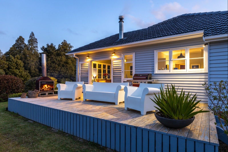 682B Krippner Road, Silverdale - Carousel 1