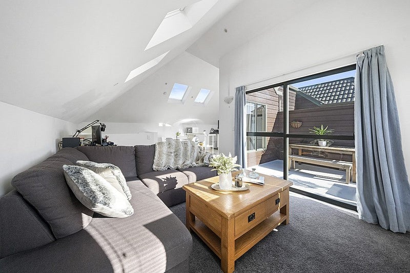 24C Hobart Street, Miramar, Wellington - Carousel 1