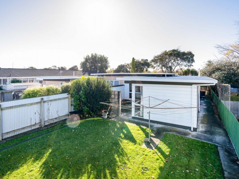 2 Hollows Crescent, Takaro, Palmerston North - Carousel 14