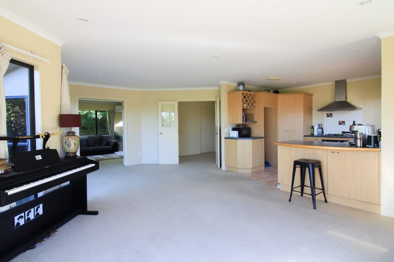 11 Forsyth Grove, Brooklyn, Wellington - Carousel 2