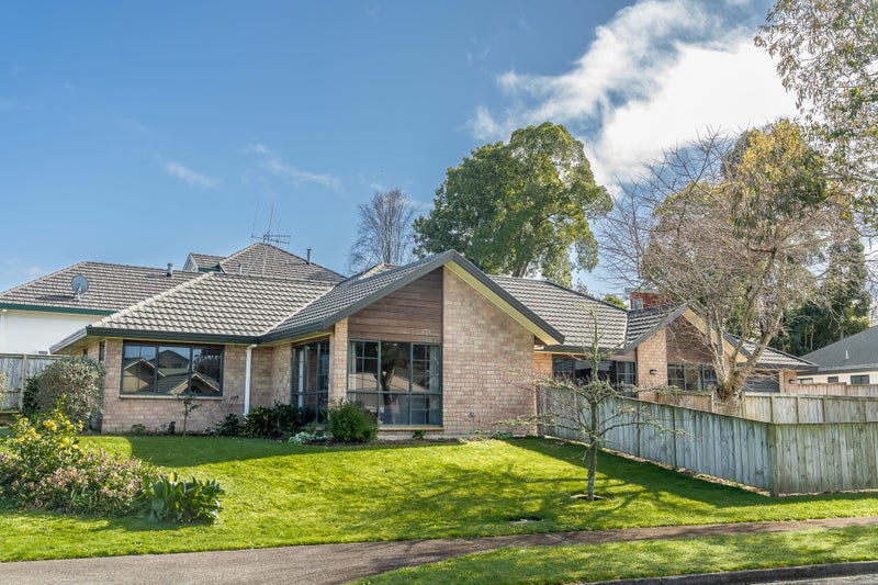 1 Hereford Place, Grandview Heights, Hamilton - Carousel 1