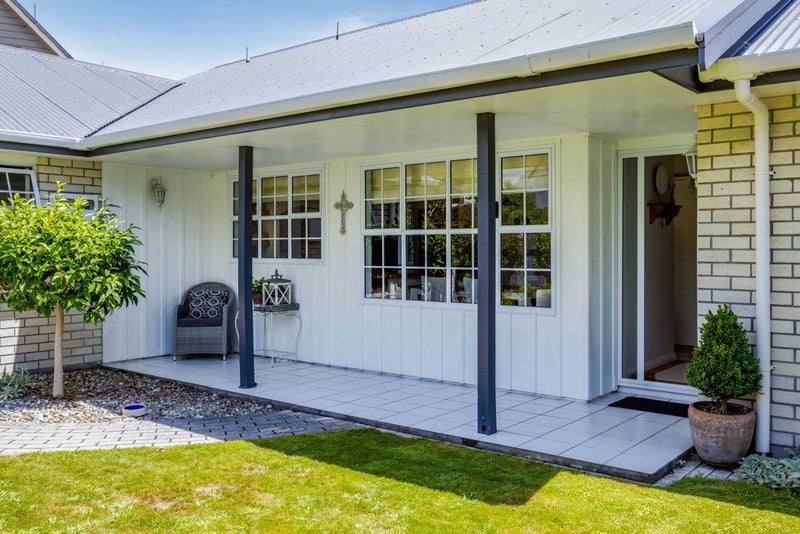 11 Elder Grove, Whalers Gate, New Plymouth - Carousel 2