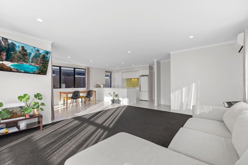 15 Oka Street, Papamoa Beach, Papamoa - Carousel 2