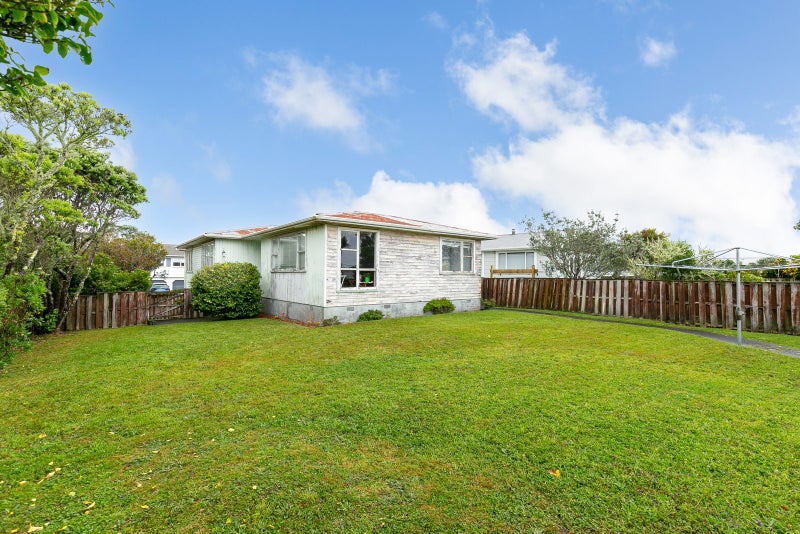 4 Cheyne Walk, Newlands, Wellington - Carousel 13
