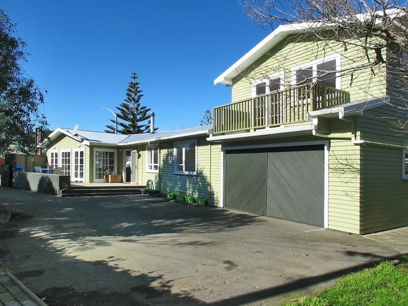 78 Main Road, Titahi Bay, Porirua - Carousel 1