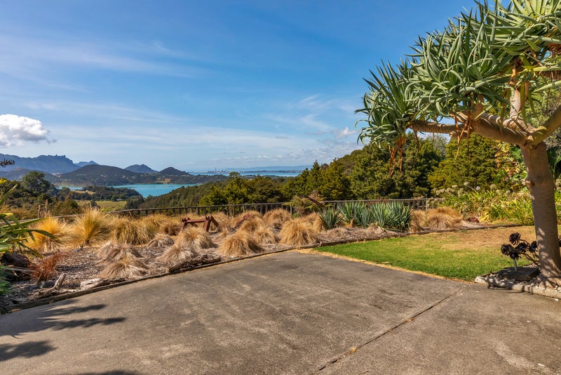 139 Owhiwa Road, Parua Bay, Onerahi - Carousel 1