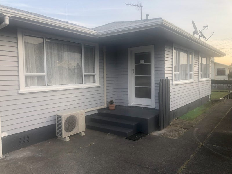 23 Belair Avenue, Blagdon, New Plymouth - Carousel 1