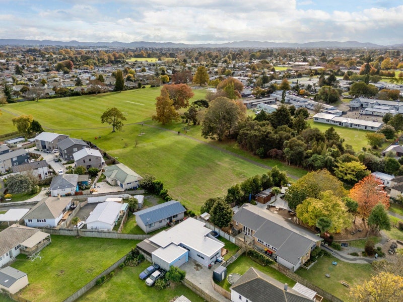 27A Kenney Crescent, Fairfield, Hamilton - Carousel 3