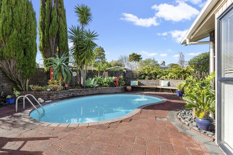 2 Mariposa Avenue, Lynfield, Auckland - Carousel 2