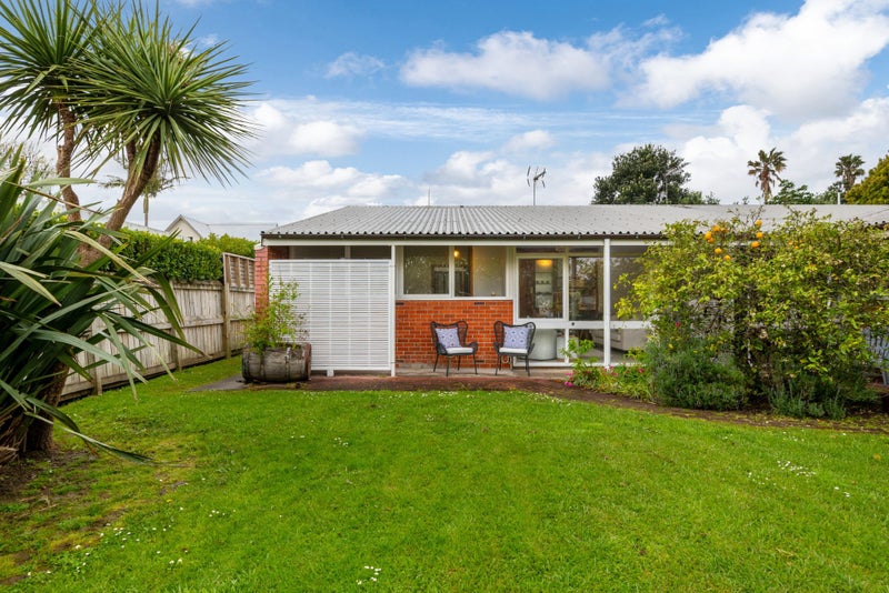5/6 North Avenue, Narrow Neck, Auckland - Carousel 1