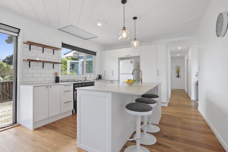 19 Mcentee Road, Waitakere, Auckland - Carousel 2