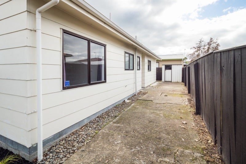 27 McLeavey Drive, Kelvin Grove, Palmerston North - Carousel 25