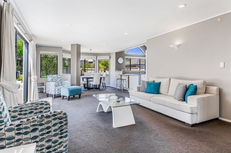 15 Cellarmans Street, Te Atatu Peninsula, Auckland - Carousel 2