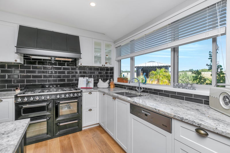 19 Kauri Grove Drive, Kumeū - Carousel 1