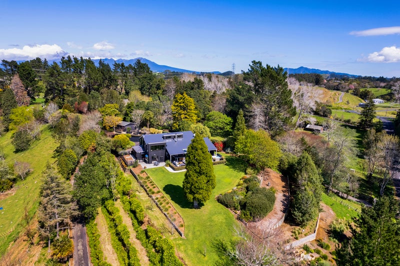 34 Ridgewood Drive, Ridgewood, New Plymouth - Carousel 1