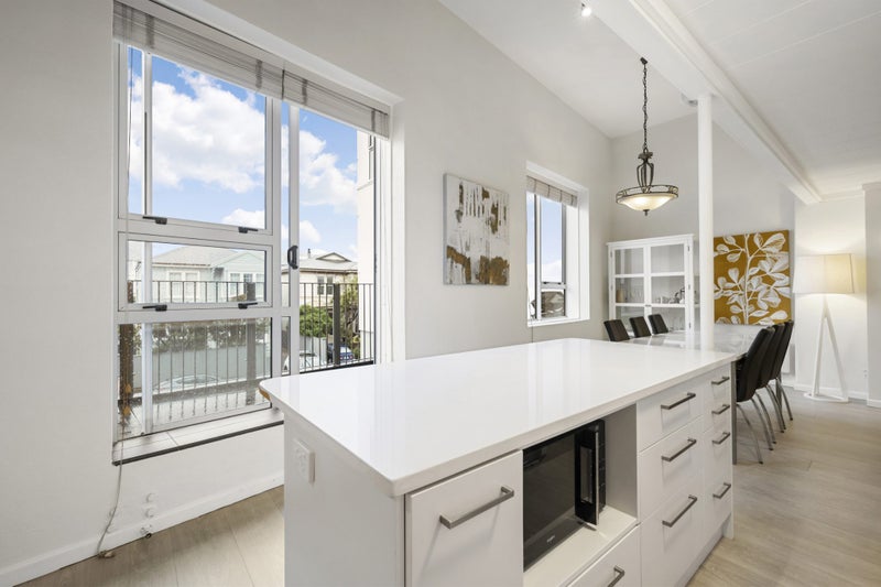 102/107 Thorndon Quay, Pipitea, Wellington - Carousel 2