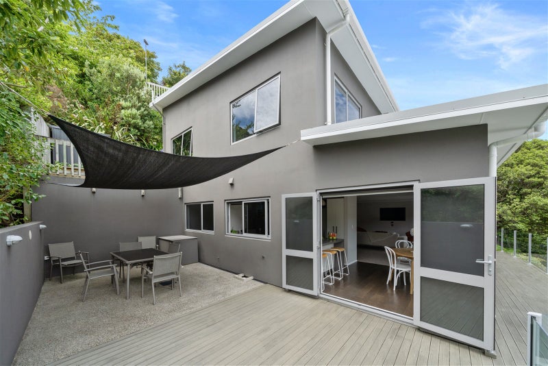 19 Court Road, Tawa, Wellington - Carousel 1