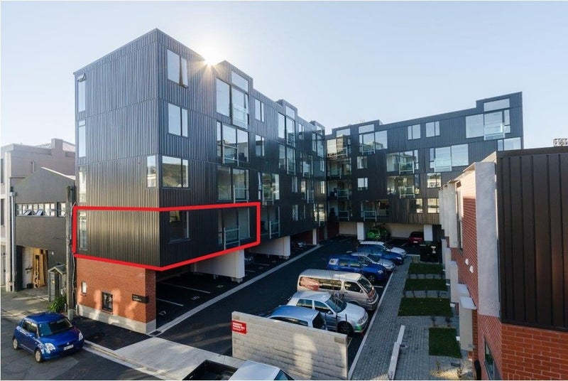 2J/21 Rugby Street, Mount Cook, Wellington - Carousel 2