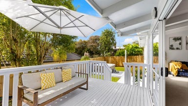 2/46 Holbrook Street, Avondale, Auckland - Carousel 1